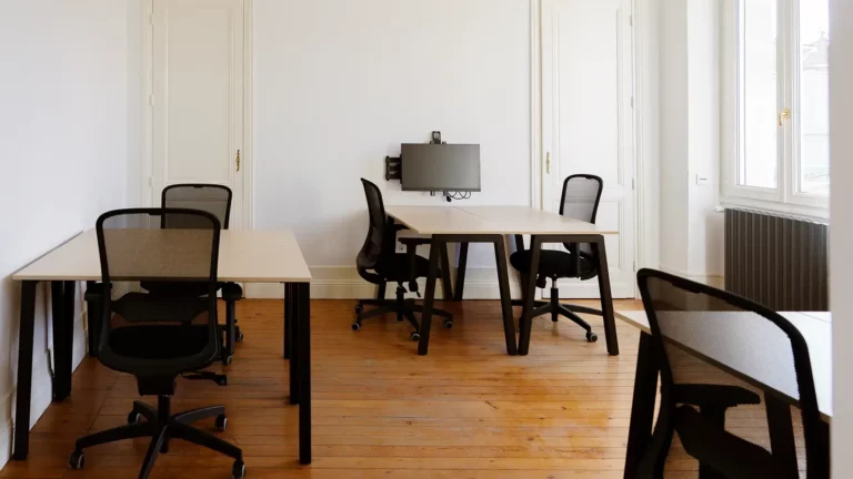 Location bureau privatif : quels services inclus sont vraiment indispensables ?